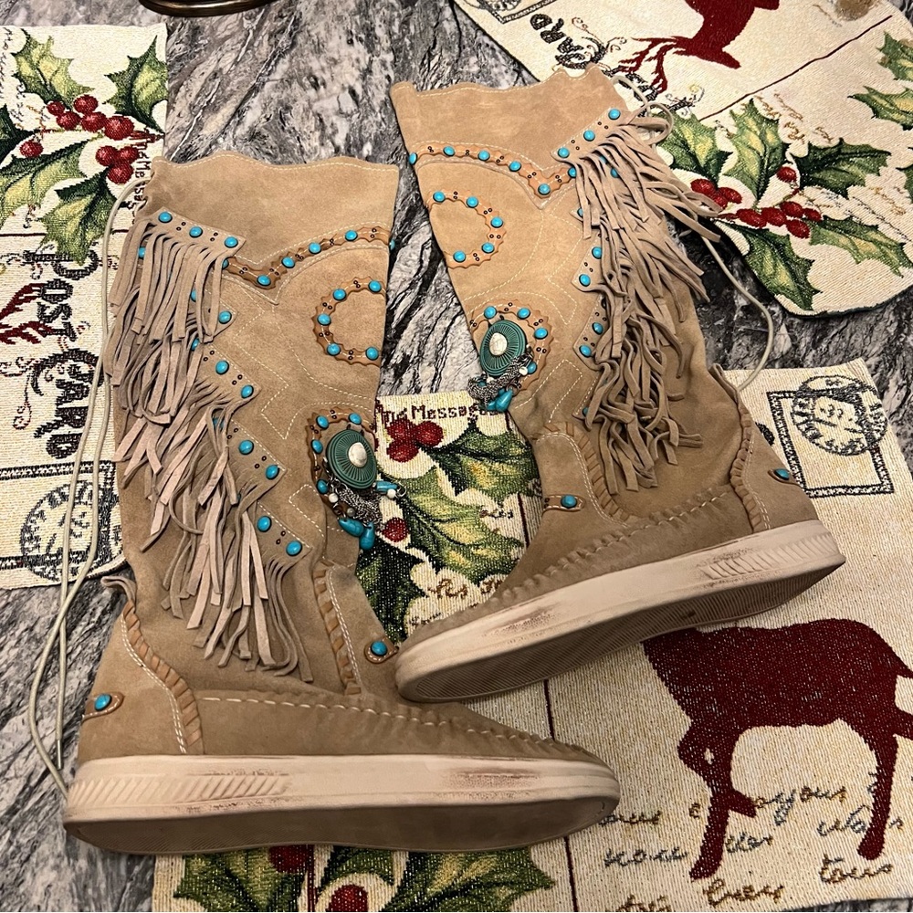 Suede boots sz 8